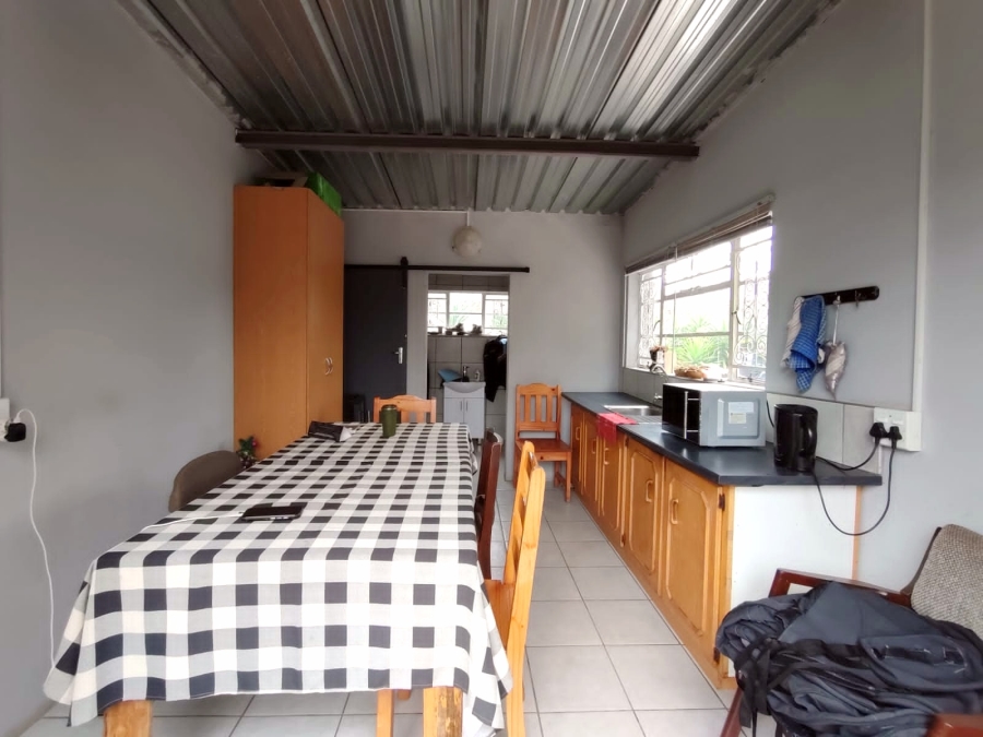 6 Bedroom Property for Sale in Flamwood North West